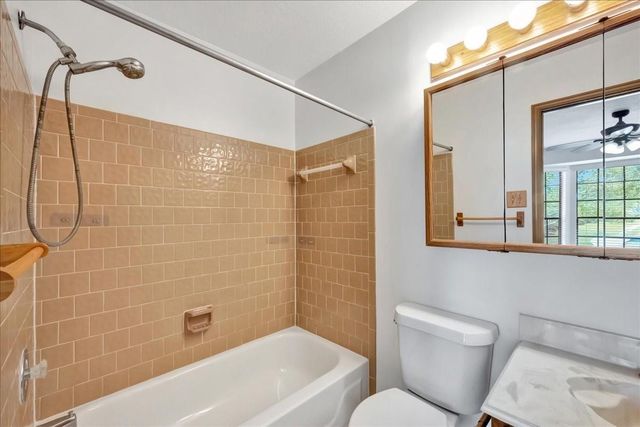 17271 Saturn Lane, Houston, TX 77058