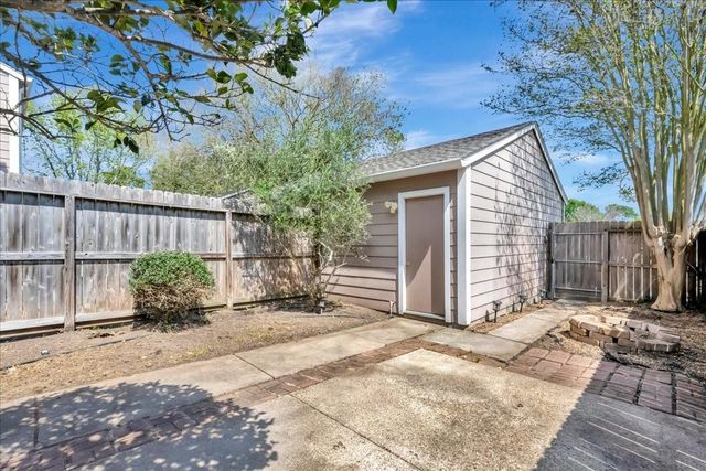 17271 Saturn Lane, Houston, TX 77058