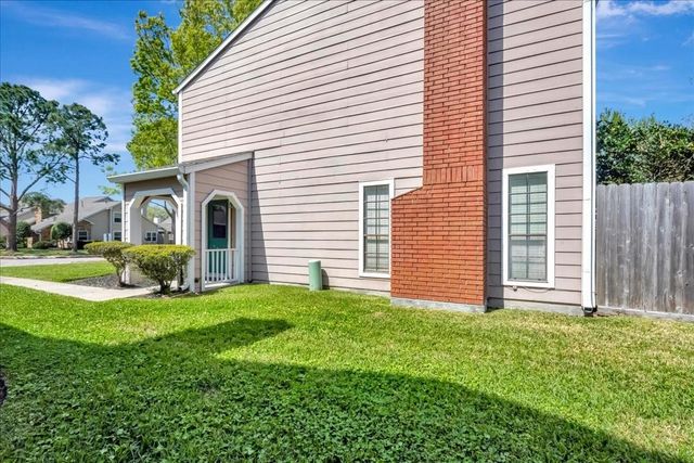 17271 Saturn Lane, Houston, TX 77058