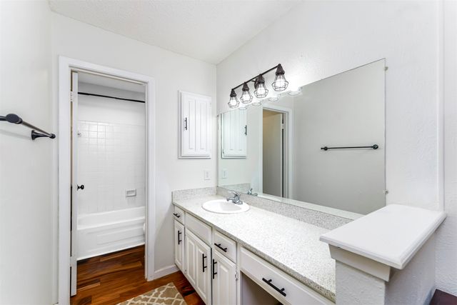 1719 Westview Terrace L, Arlington, TX 76013