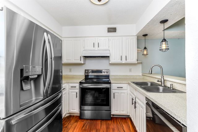 1719 Westview Terrace L, Arlington, TX 76013