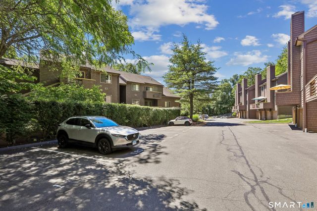 166 Old Brookfield Road 17A4, Danbury, CT 06811