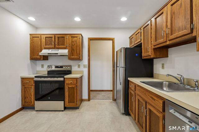 166 Old Brookfield Road 17A4, Danbury, CT 06811