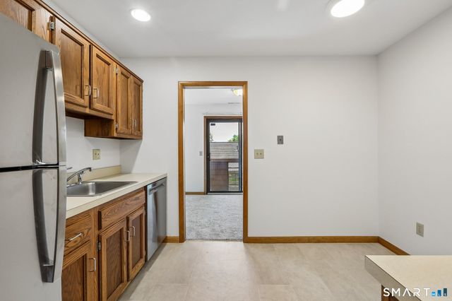 166 Old Brookfield Road 17A4, Danbury, CT 06811
