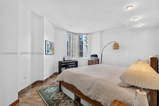 888 Brickell Key Dr 1600, Miami, FL 33131