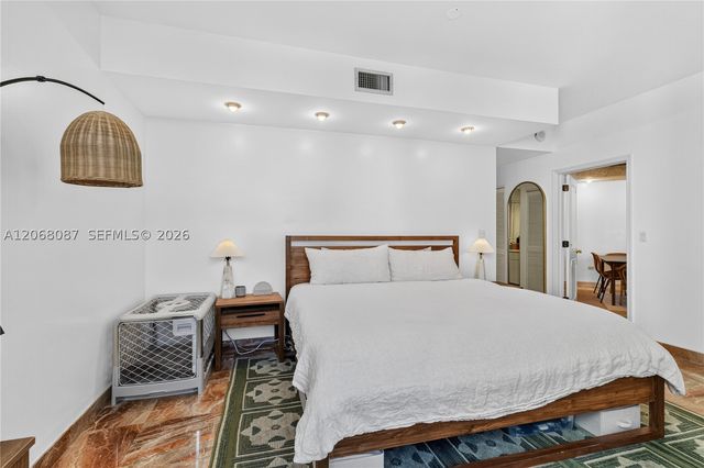 888 Brickell Key Dr 1600, Miami, FL 33131
