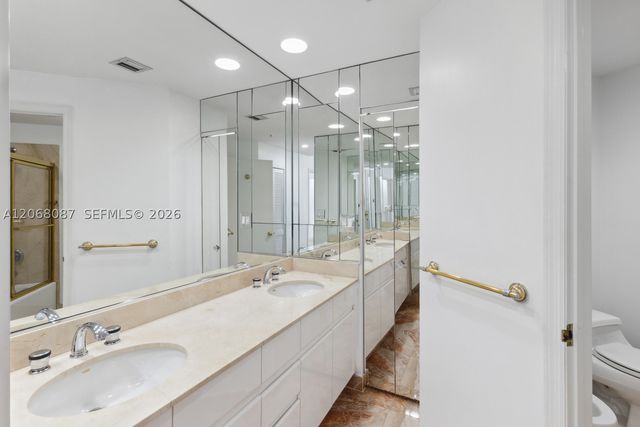 888 Brickell Key Dr 1600, Miami, FL 33131