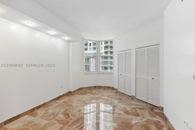 888 Brickell Key Dr 1600, Miami, FL 33131