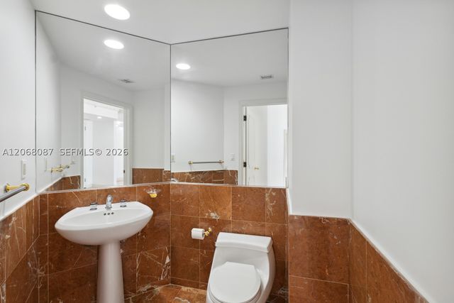 888 Brickell Key Dr 1600, Miami, FL 33131