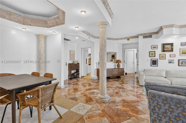 888 Brickell Key Dr 1600, Miami, FL 33131