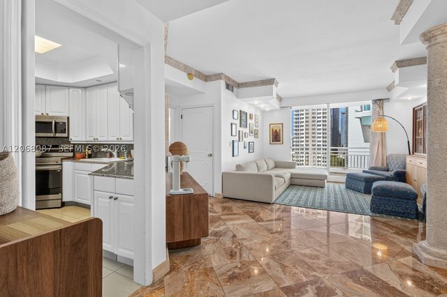 888 Brickell Key Dr 1600, Miami, FL 33131
