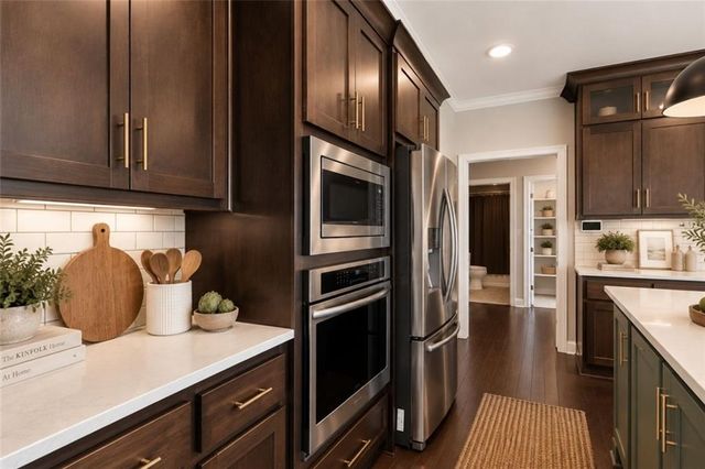 3008 SW Arboridge Drive, Lee's Summit, MO 64082