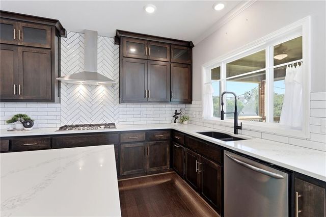 3008 SW Arboridge Drive, Lee's Summit, MO 64082