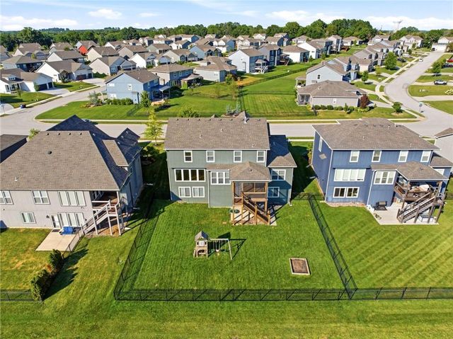 3008 SW Arboridge Drive, Lee's Summit, MO 64082