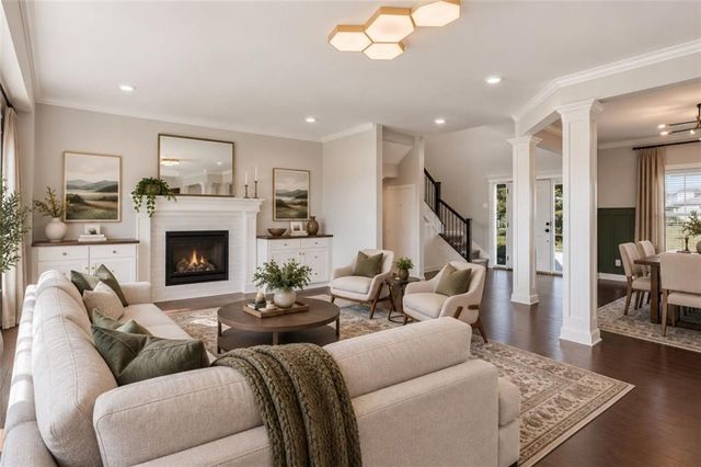 3008 SW Arboridge Drive, Lee's Summit, MO 64082