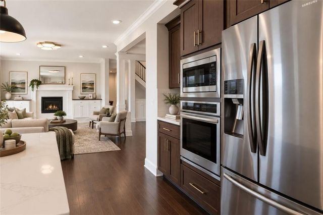 3008 SW Arboridge Drive, Lee's Summit, MO 64082