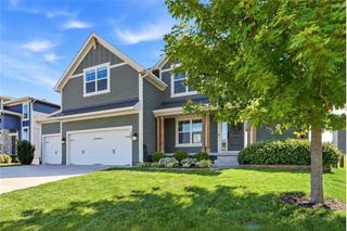 3008 SW Arboridge Drive, Lee's Summit, MO 64082