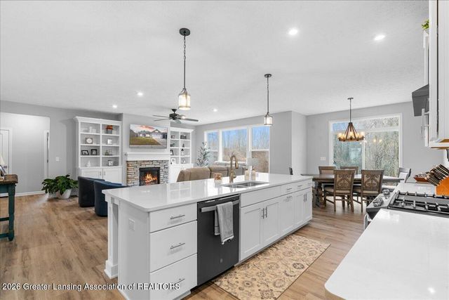 1432 Badlands Drive, Lansing, MI 48917