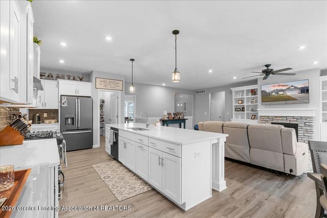 1432 Badlands Drive, Lansing, MI 48917