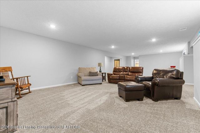 1432 Badlands Drive, Lansing, MI 48917