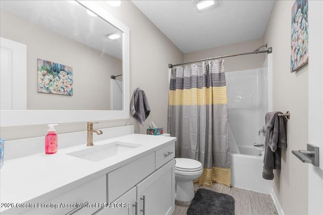 1432 Badlands Drive, Lansing, MI 48917