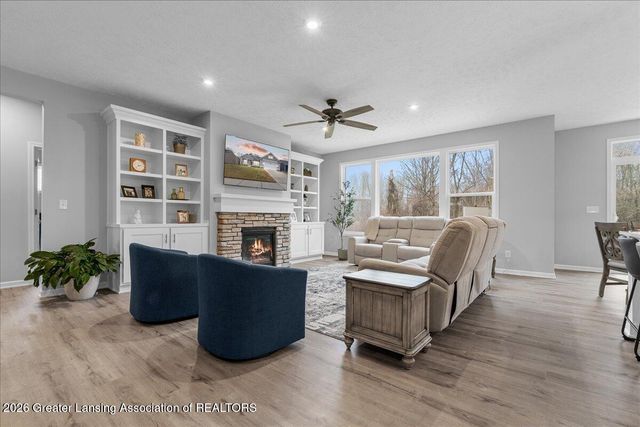 1432 Badlands Drive, Lansing, MI 48917