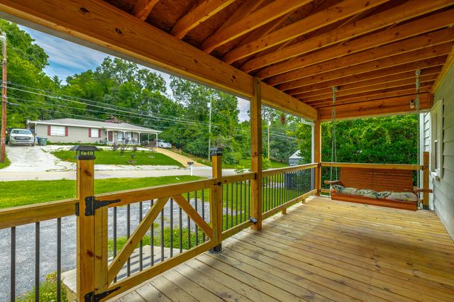 1712 John Ross Road, Chattanooga, TN 37412