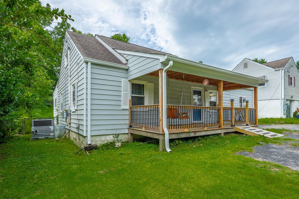 1712 John Ross Road, Chattanooga, TN 37412