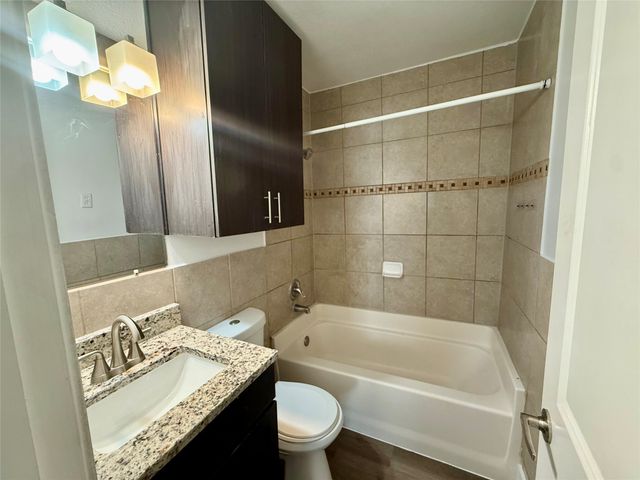 1923 Brookshire Street, Arlington, TX 76010