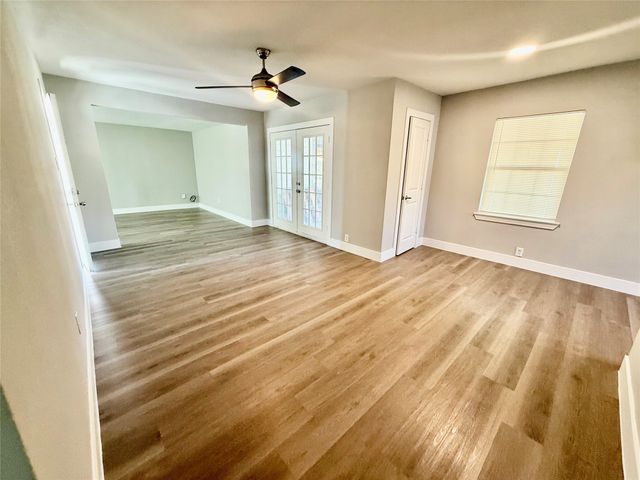 1923 Brookshire Street, Arlington, TX 76010