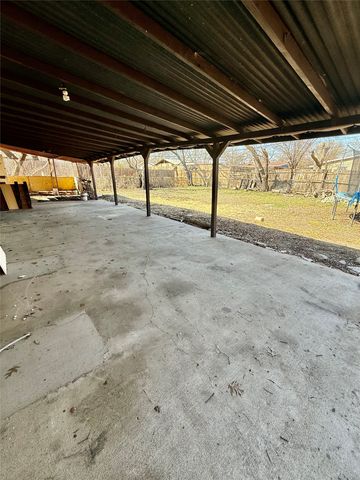 1923 Brookshire Street, Arlington, TX 76010