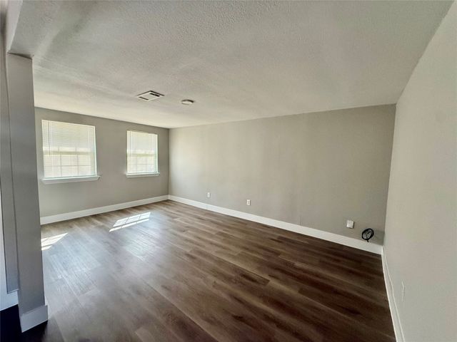 1923 Brookshire Street, Arlington, TX 76010