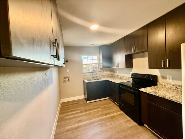 1923 Brookshire Street, Arlington, TX 76010