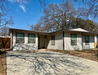 1923 Brookshire Street, Arlington, TX 76010