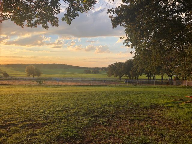 916 County Road 914 Road, Burleson, TX 76028