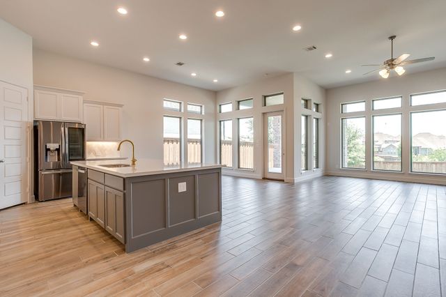 5729 Lake Jackson Drive, Fort Worth, TX 76126