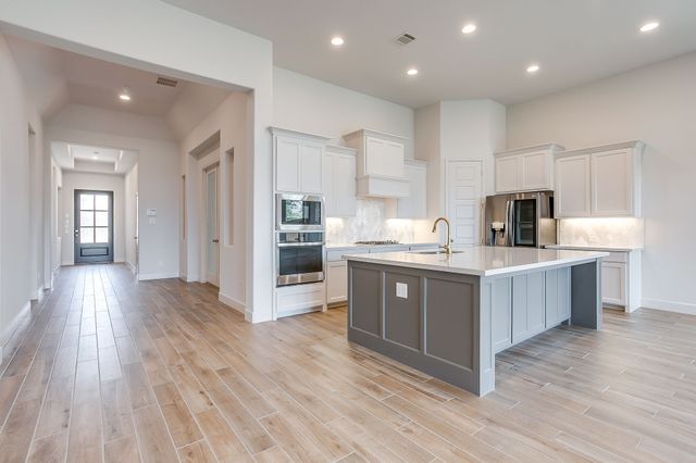 5729 Lake Jackson Drive, Fort Worth, TX 76126