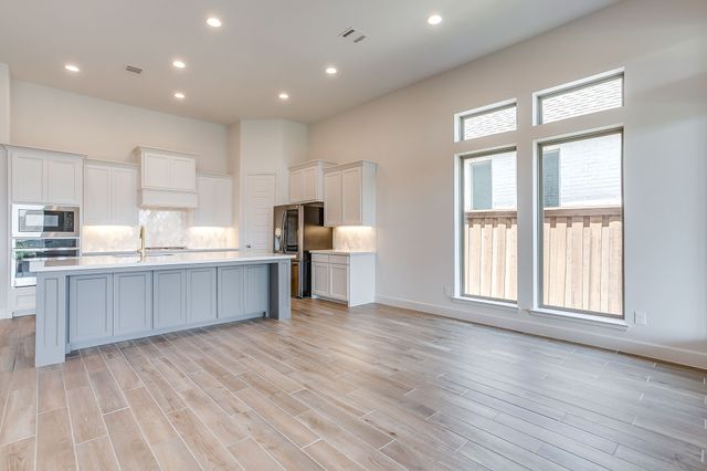 5729 Lake Jackson Drive, Fort Worth, TX 76126