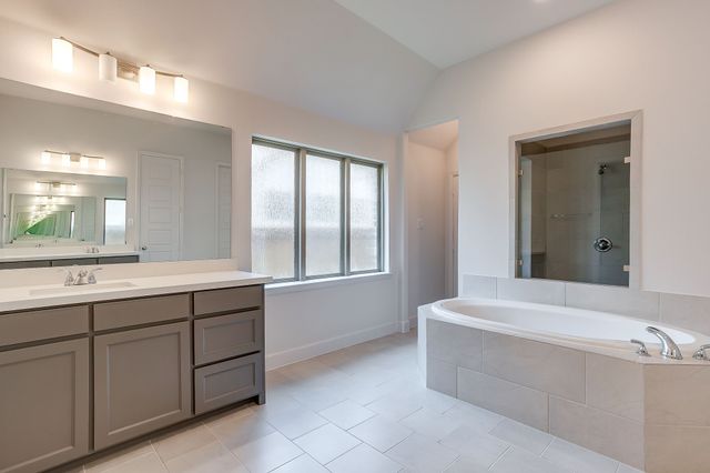 5729 Lake Jackson Drive, Fort Worth, TX 76126