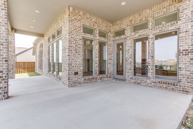 5729 Lake Jackson Drive, Fort Worth, TX 76126