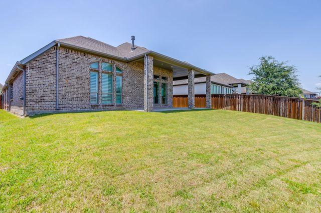 5729 Lake Jackson Drive, Fort Worth, TX 76126