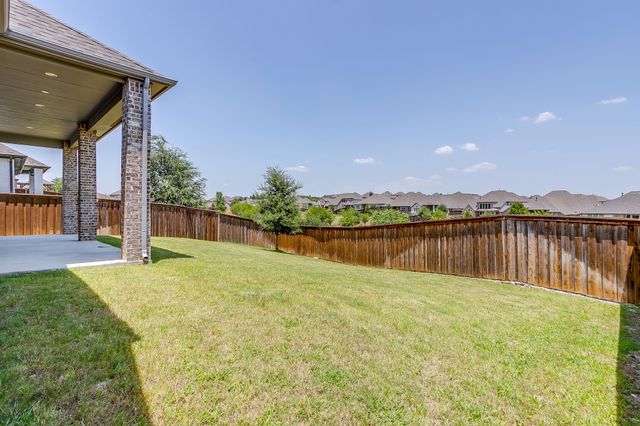 5729 Lake Jackson Drive, Fort Worth, TX 76126