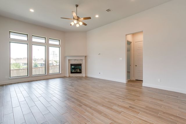 5729 Lake Jackson Drive, Fort Worth, TX 76126