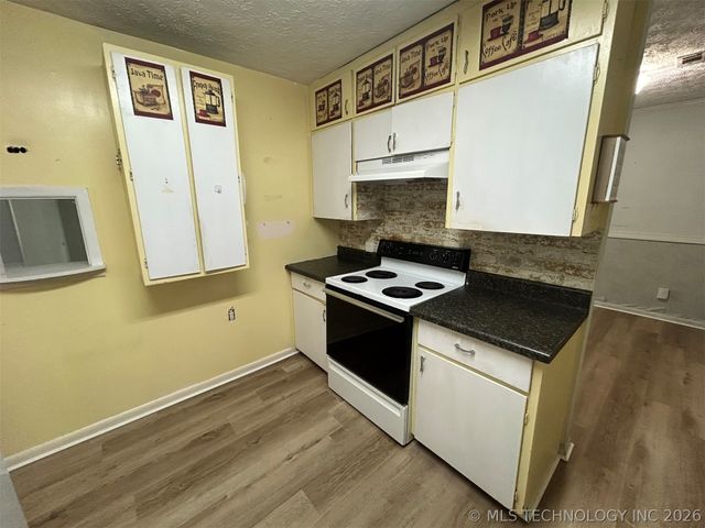 904 SE 2nd Street, Pryor, OK 74361