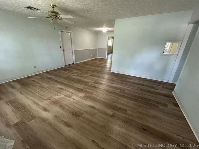 904 SE 2nd Street, Pryor, OK 74361