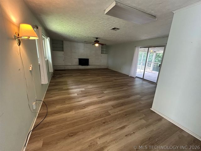 904 SE 2nd Street, Pryor, OK 74361