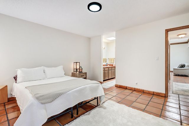 1 Zia Trail, Corrales, NM 87048