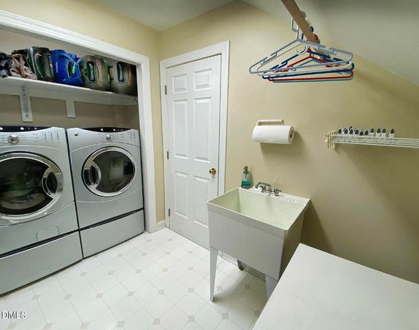 3425 Sir Colleton Court, Raleigh, NC 27612