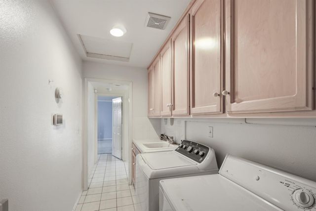2582 Sandell Avenue, Kingsburg, CA 93631