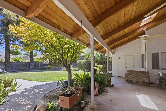 2582 Sandell Avenue, Kingsburg, CA 93631